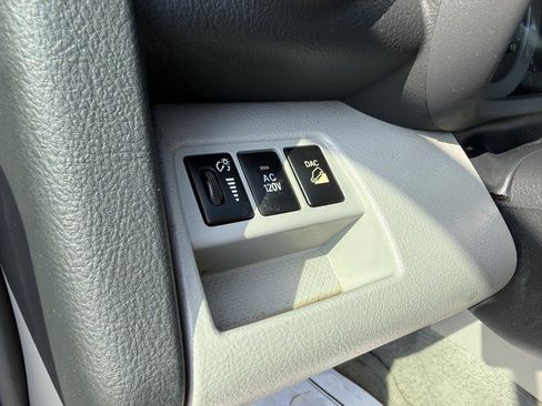 Used 2010 Toyota RAV4 Limited AWD/4WD image 17