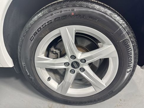 Used 2023 Audi Q5 2.0T Premium w/ Convenience Package image 8