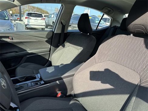 Used 2025 Toyota Camry LE image 16