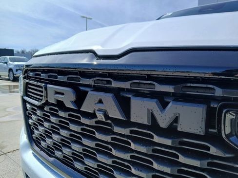 New 2026 RAM 1500 4x4 Crew Cab image 32