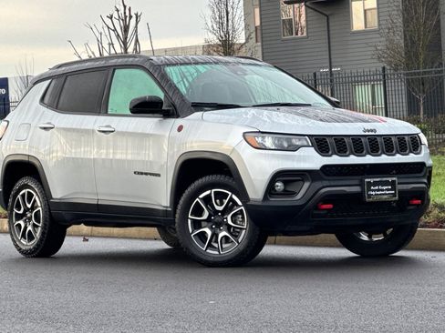 Used 2024 Jeep Compass Trailhawk image 1