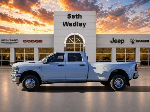 New 2026 RAM 3500 Tradesman AWD/4WD image 4