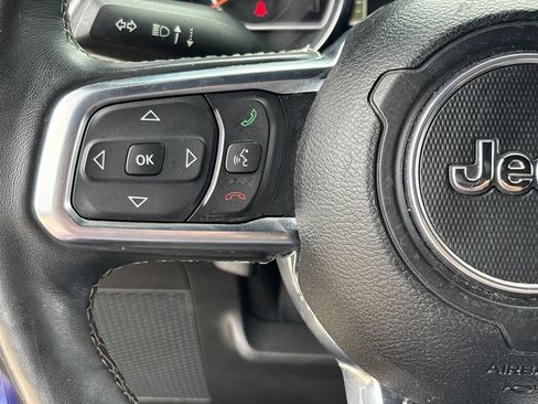Used 2018 Jeep Wrangler Unlimited Sahara AWD/4WD image 18