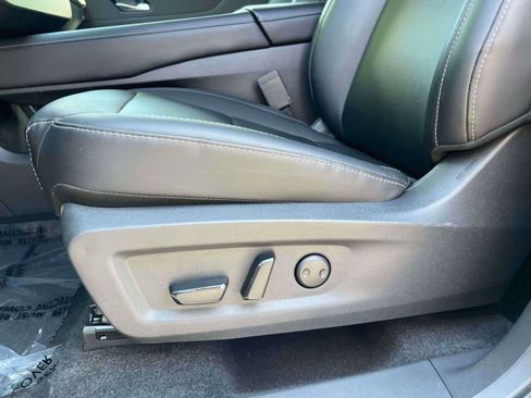 Used 2025 Nissan Murano SV AWD/4WD image 18