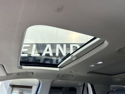 Used 2019 Chevrolet Traverse Premier w/ Redline Edition image 23