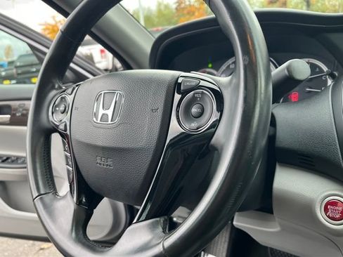 Certified 2017 Honda Accord EX-L image 17
