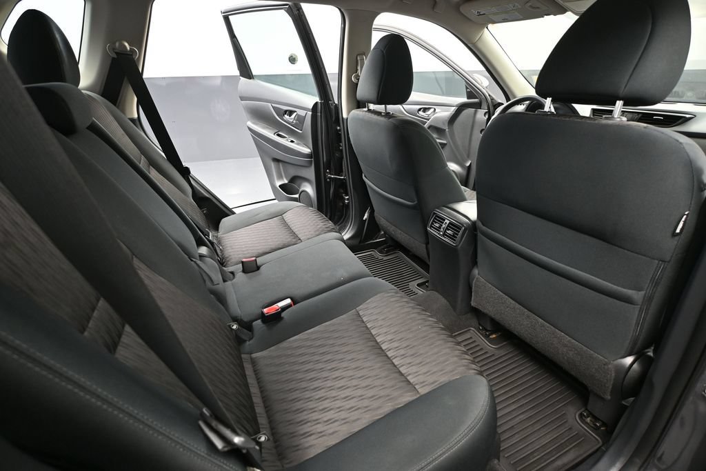 Used 2017 Nissan Rogue S FWD image 32
