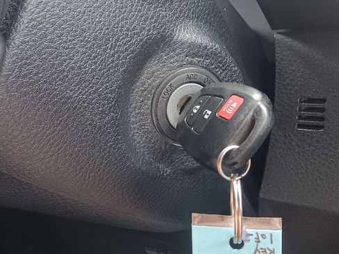 Used 2019 Toyota Tacoma SR5 image 11