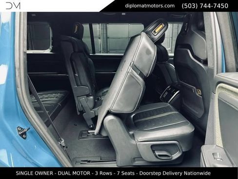 Used 2025 Rivian R1S Adventure AWD/4WD image 22