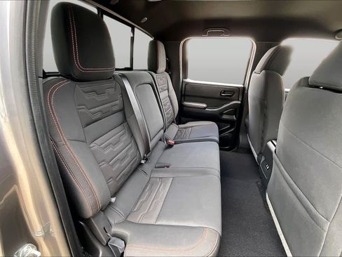 Used 2026 Nissan Frontier PRO-4X AWD/4WD image 18