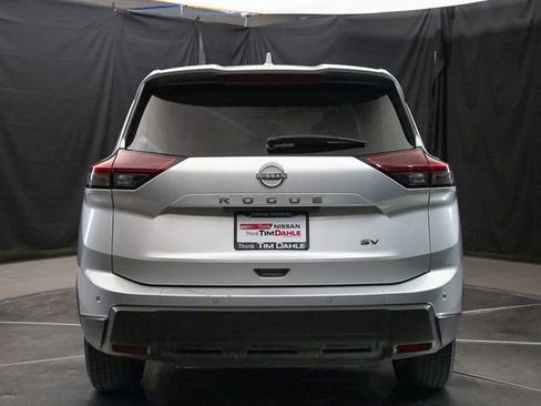 Used 2024 Nissan Rogue SV image 11