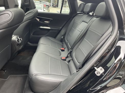 Certified 2025 Mercedes-Benz GLC 300 4MATIC image 40