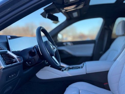 New 2026 BMW X6 xDrive40i w/ Climate Comfort Package image 17