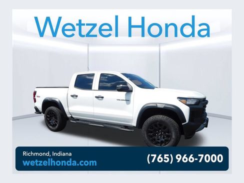Used 2025 Chevrolet Colorado Trail Boss AWD/4WD image 1