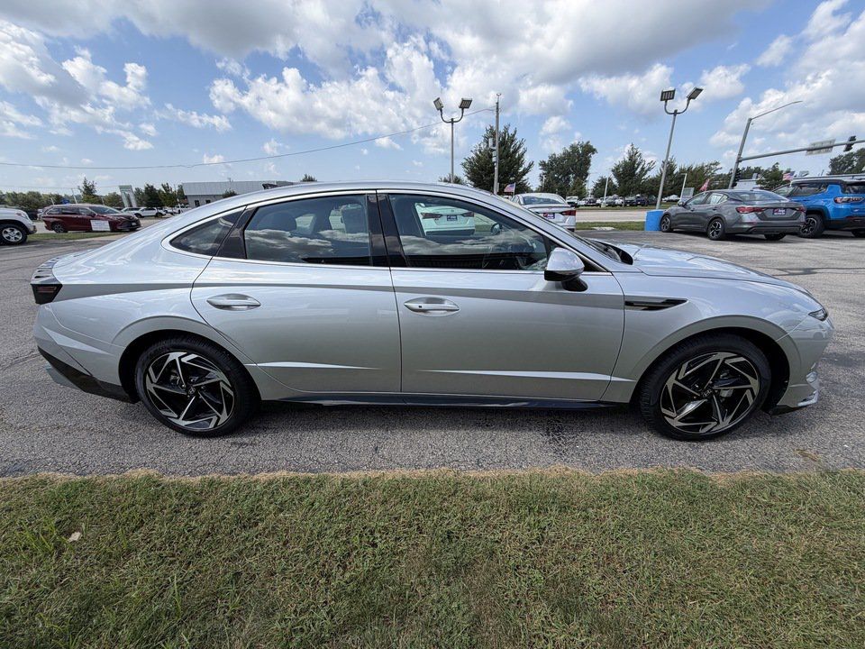 Used 2026 Hyundai Sonata SEL FWD image 6
