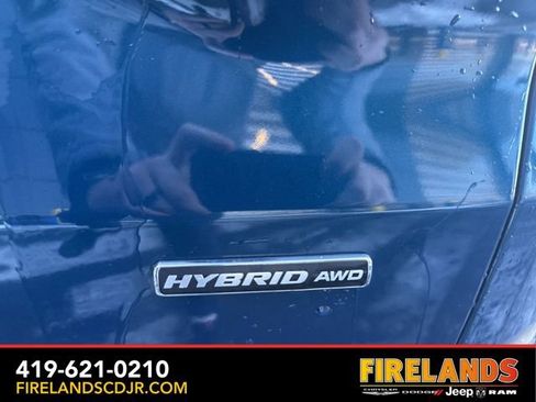 Used 2020 Ford Escape SE Sport image 11