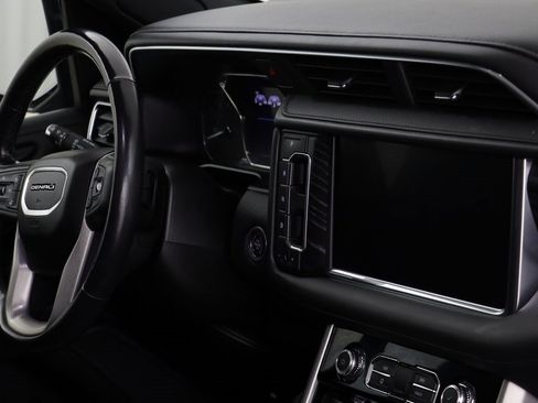 Used 2021 GMC Yukon Denali w/ Denali Premium Package image 23