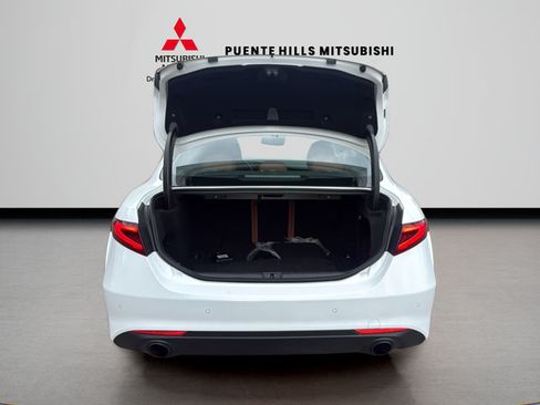 Used 2022 Alfa Romeo Giulia Ti w/ Active Assist Plus Package RWD image 9
