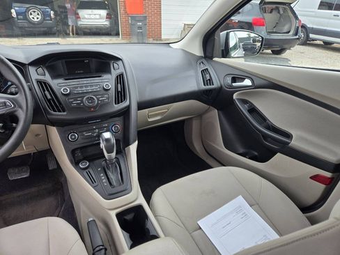 Used 2015 Ford Focus SE FWD image 10