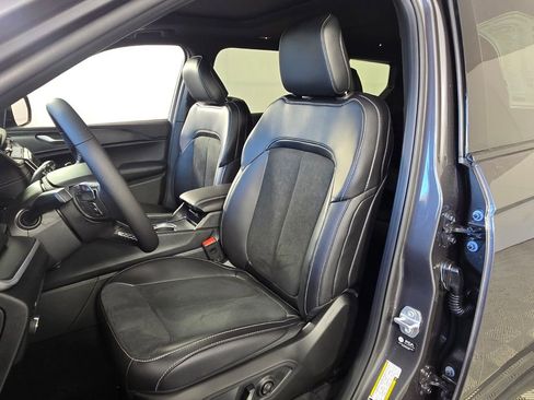 New 2025 Jeep Grand Cherokee L Altitude image 10