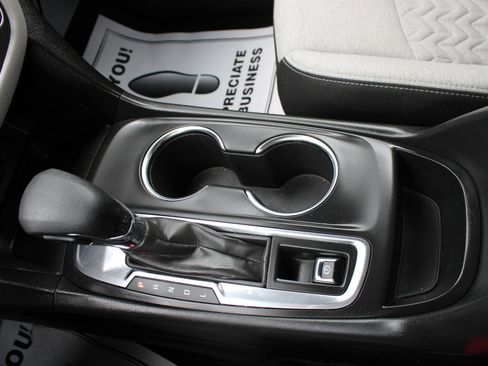 Used 2022 Chevrolet Equinox LS w/ LS Convenience Package FWD image 36