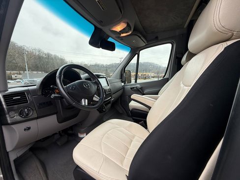 Used 2017 Mercedes-Benz Sprinter 3500 image 13