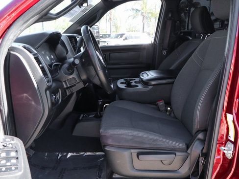 Used 2024 RAM 2500 Tradesman w/ Chrome Appearance Group image 17