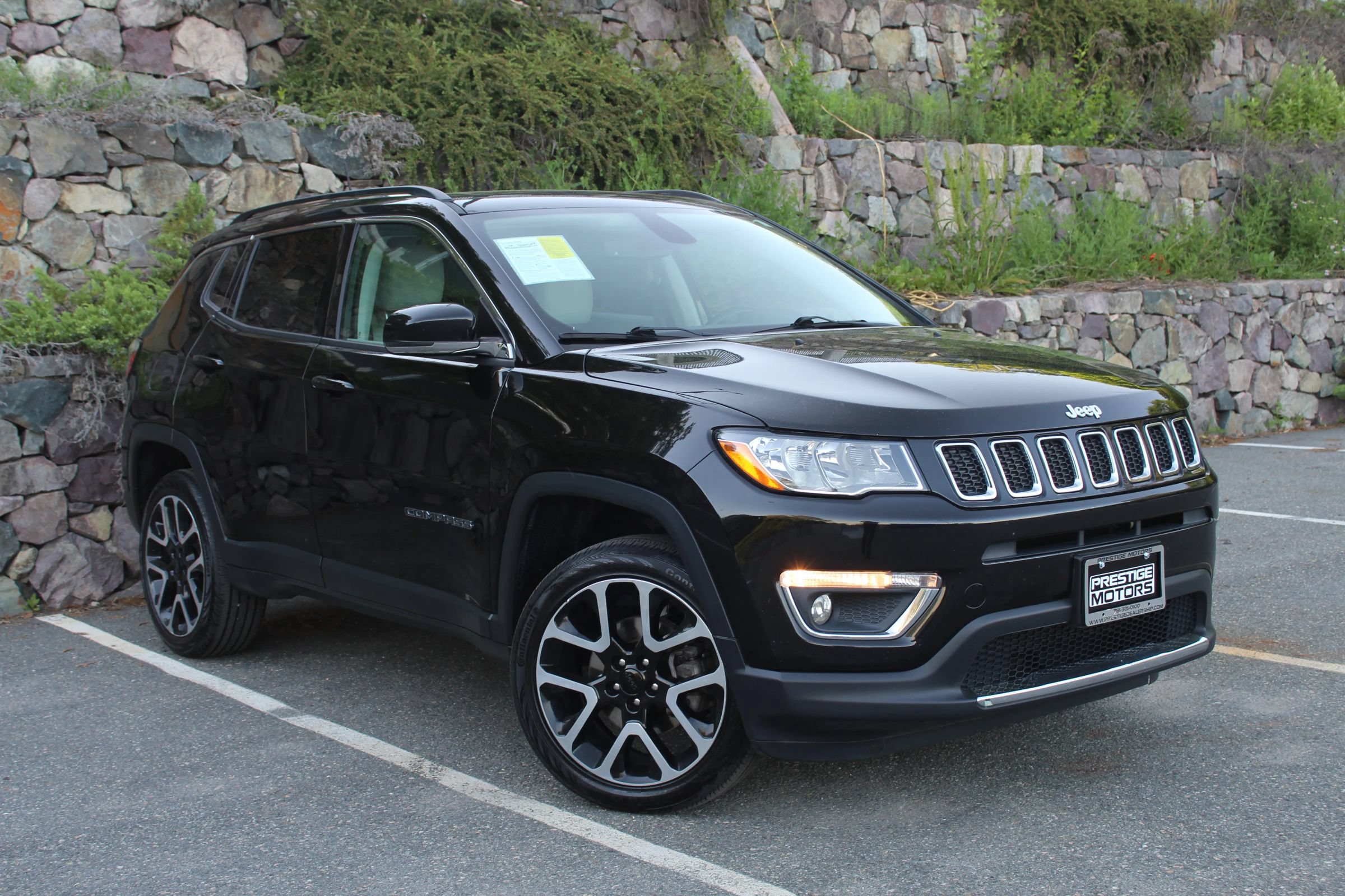 Used 2018 Jeep Compass Limited w/ Navigation Group AWD/4WD image 4