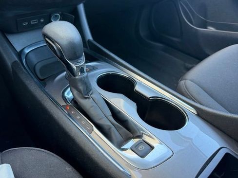 Used 2025 Chevrolet Malibu LT FWD image 18
