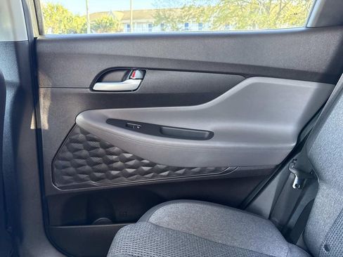 Used 2019 Hyundai Santa Fe SE image 19