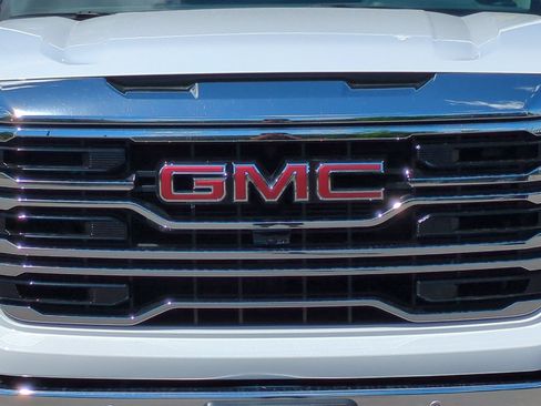 Used 2024 GMC Sierra 1500 SLT w/ SLT Premium Plus Package AWD/4WD image 47