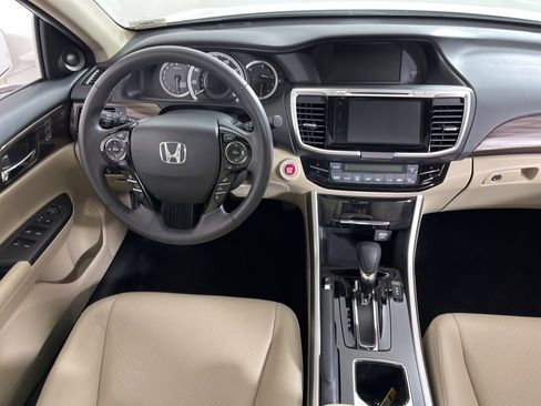 Certified 2017 Honda Accord EX-L image 5