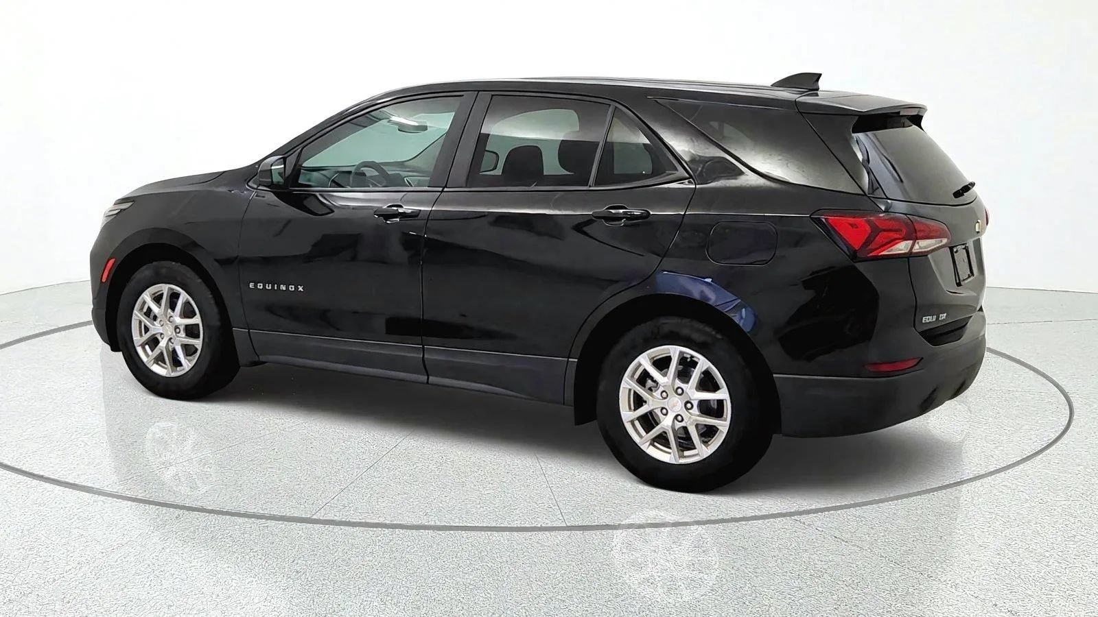 Used 2023 Chevrolet Equinox LS w/ LS Convenience Package FWD image 6