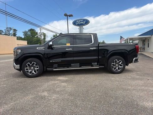Used 2024 GMC Sierra 1500 SLT w/ SLT Premium Plus Package AWD/4WD image 1