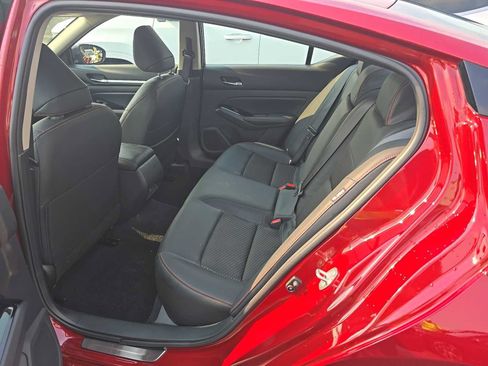 Used 2025 Nissan Altima 2.5 SR AWD/4WD image 8