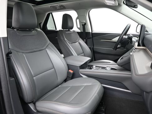 New 2025 Ford Explorer Active w/ Active Comfort Package AWD/4WD image 9