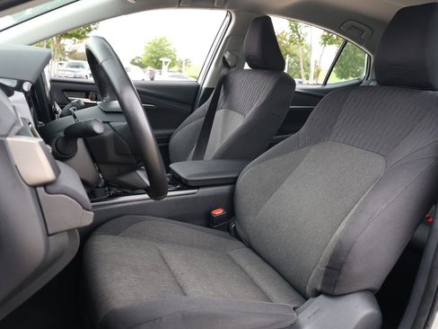 Used 2025 Toyota Camry LE AWD/4WD image 30