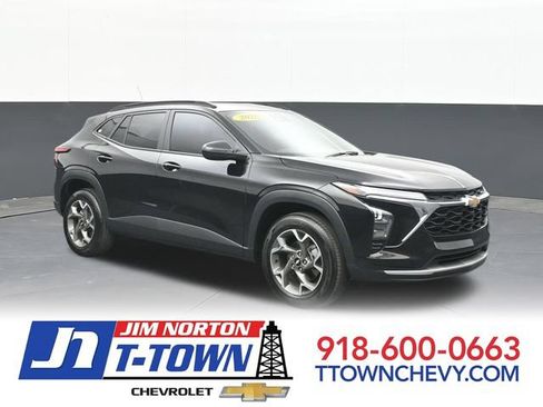 Used 2026 Chevrolet Trax LT w/ LT Convenience Package FWD image 1