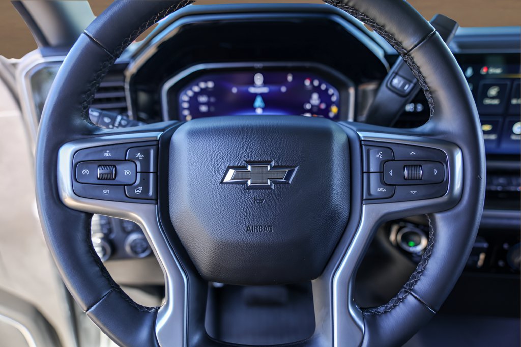 Used 2025 Chevrolet Silverado 1500 RST AWD/4WD image 12