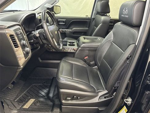 Used 2017 Chevrolet Silverado 1500 LTZ Z71 w/ Realtree Edition image 10
