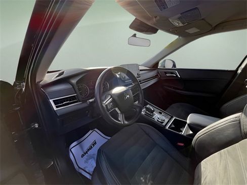 Used 2023 Mitsubishi Outlander SE image 13