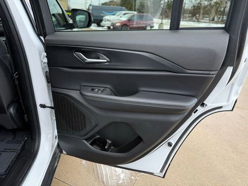 New 2025 Jeep Grand Cherokee Laredo w/ Luxury Tech Group I AWD/4WD image 28