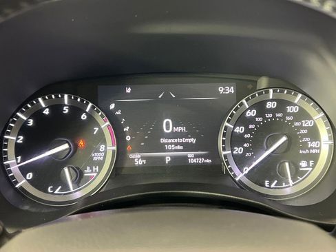 Used 2021 Toyota Highlander XLE image 11