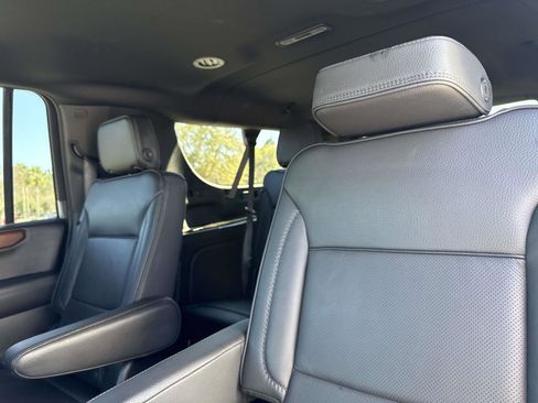 Used 2025 GMC Yukon XL Denali image 15