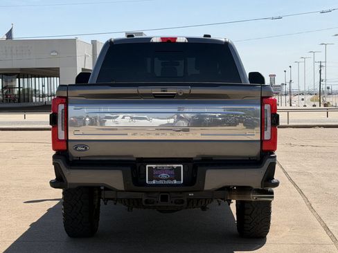Used 2024 Ford F250 Platinum w/ Tremor Off-Road Package AWD/4WD image 5