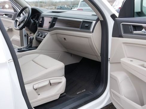 Used 2021 Volkswagen Atlas SE w/ Panoramic Sunroof Package image 21