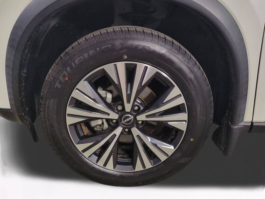 Used 2023 Nissan Rogue SV FWD image 11
