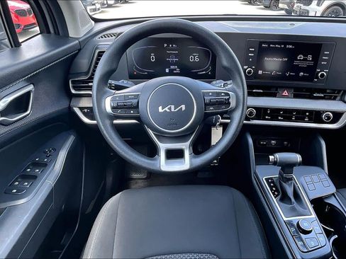 Certified 2023 Kia Sportage LX FWD image 6