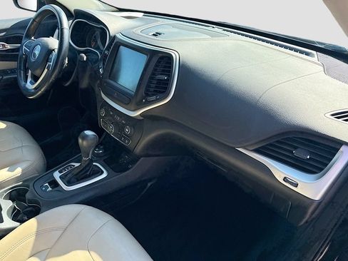 Used 2016 Jeep Cherokee Limited AWD/4WD image 27