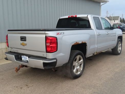 Used 2016 Chevrolet Silverado 1500 LT w/ LT Convenience Package image 3